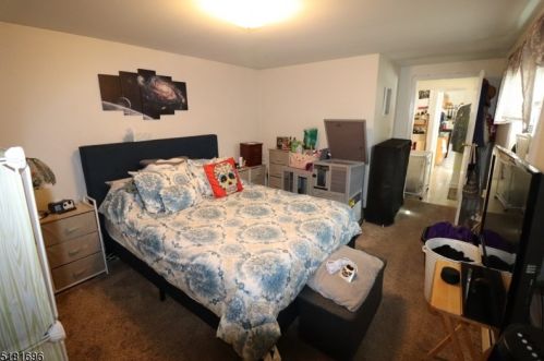 210 8 Ave, Manville NJ  08835-1233 exterior