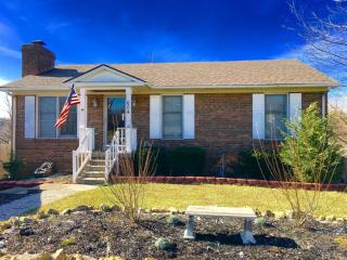 604 Mccurdy Ct, Lexington, KY 40517-1952