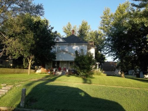 411 Evergreen Ave, Petrolia, KS 66720-1320