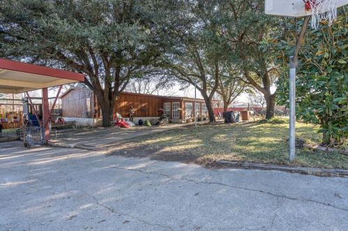 6938 East Dr, Burleson, TX 76028-1853