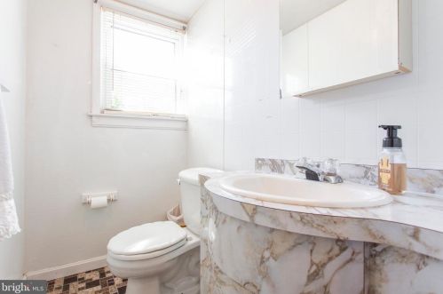 913 Catherine Ave, Woodlyn PA  19094-1002 exterior