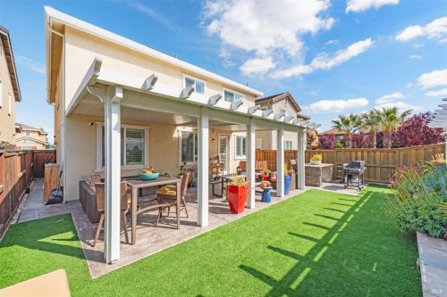 5284 Gramercy Cir, Fairfield CA  94533-6680 exterior