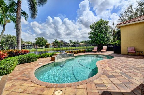 7096 Corning Cir, Boynton Beach, FL 33437-3984