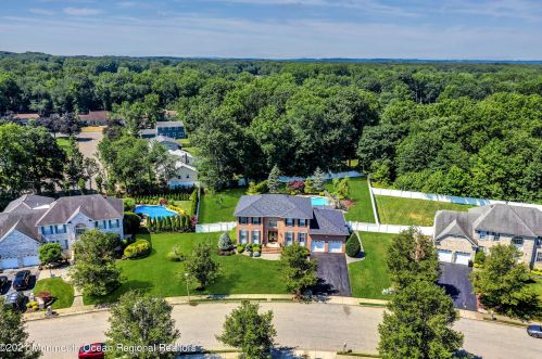 142 Serpentine Dr, Morganville NJ  07751-1400 exterior