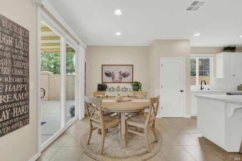 8001 Finchley Ct, Vacaville CA  95687-8253 exterior