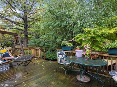 500 Wordsworth Cir, Purcellville VA  20132-3183 exterior