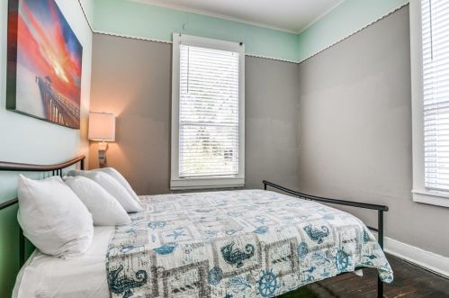 2511 Bernardo De Galvez Ave, Galveston TX 77550 exterior