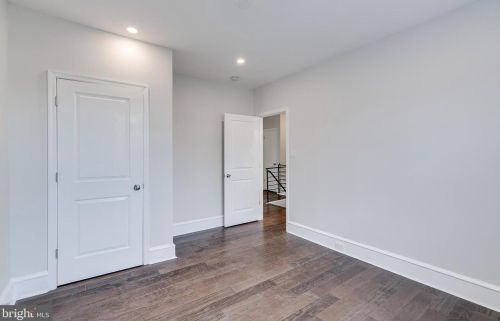 1619 6th St, Philadelphia PA  19122-2910 exterior
