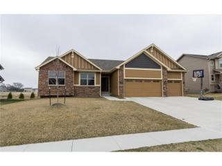 2075 Oxford Dr, Waukee IA  50263-8110 exterior