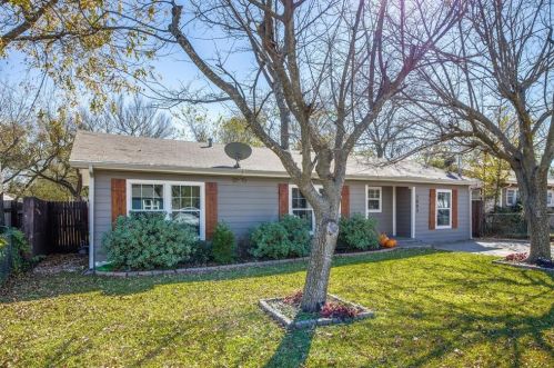1003 Poindexter Ave, Cleburne, TX 76033-4357