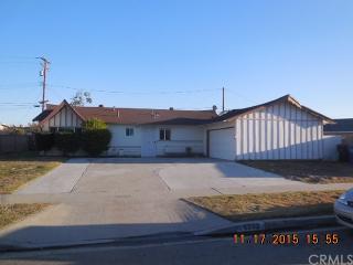 6592 Sutton St, Westminster, CA 92683-2170