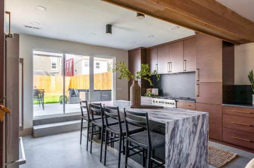 330 Pike St, Covington KY 41011-2127 exterior