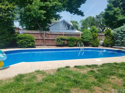 152 Garden Dr, South Plainfield, NJ 07080-2953