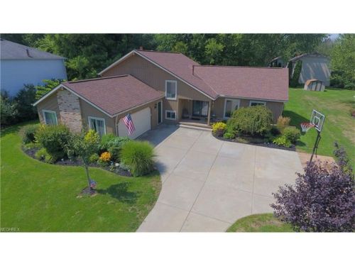 2890 Margaretta Dr, Cleveland, OH 44145-4674