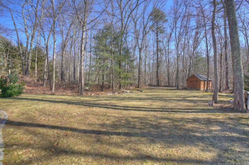 1016 Pequot Trl, Stonington, CT 06378-1918