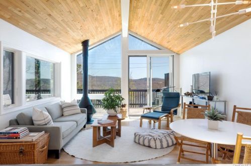 70 Deer Trl, Greenwood Lake, NY 10925-4220