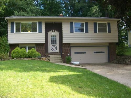 1736 Laurel Dr, Twinsburg, OH 44087-1544