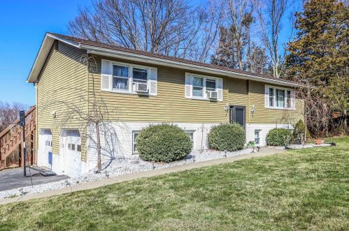 54 Mayfair Rd, Poughquag NY  12570-5012 exterior