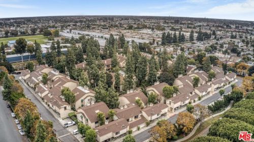 16211 Downey Ave, Paramount CA  90723-5593 exterior