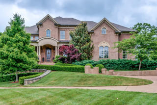 377 Lake Valley Dr, Franklin, TN 37069-4652