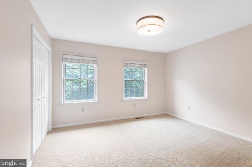 781 Zermatt Dr, Hummelstown PA  17036-9703 exterior