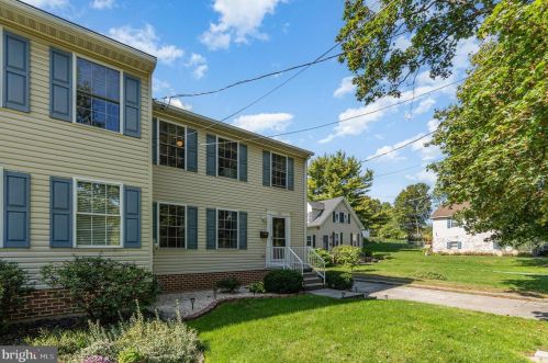1122 West St, Carlisle, PA 17013-1440