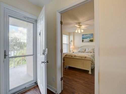 6027 River Run Dr, Sebastian, FL 32958-4704