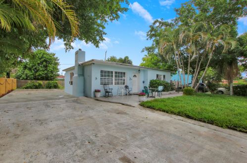 725 Cherry Rd, West Palm Beach, FL 33409-6117