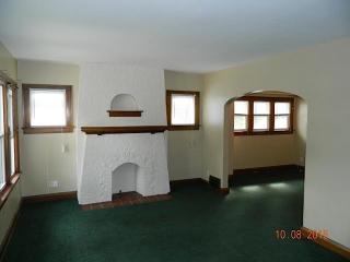 1919 Christie St, Toledo OH  43606-3902 exterior