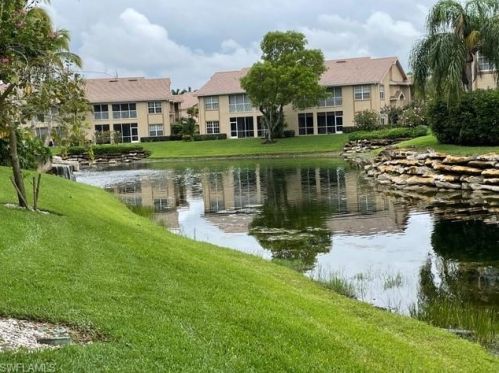 5681 Heron Ln, Naples, FL 34110-2313