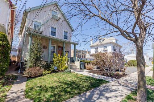 223 Fourth Ave, New Rochelle NY  10803-1411 exterior