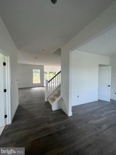 9518 Newtown Rd, Breinigsville, PA 18031-1800
