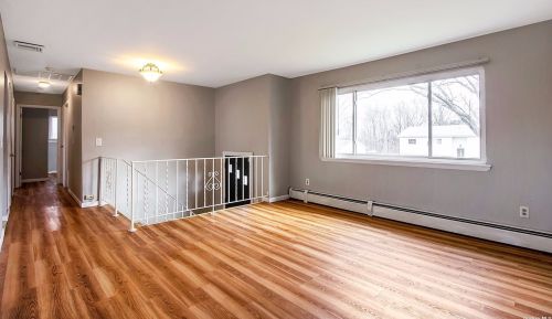 106 Rolling Meadows Rd, Middletown NY  10940-2606 exterior