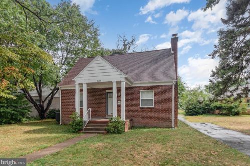 3953 Green St, Harrisburg, PA 17110-1546