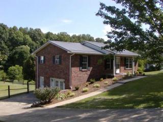 137 Mcintyre Rd, Jonesborough, TN 37659-6169