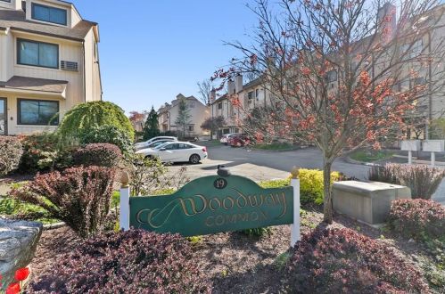 19 Woodway Rd, Stamford, CT 06907-1458