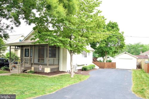 414 Armstrong Ave, Wilmington, DE 19805-1002