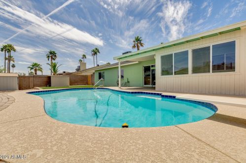 1110 Laguna Azul Ave, Mesa, AZ 85210-7128