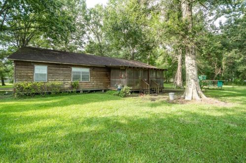 356 County Road 6481, Mont Belvieu TX  77535 exterior