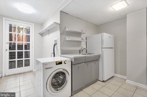 124 6 St, Washington DC 20002-2215 exterior