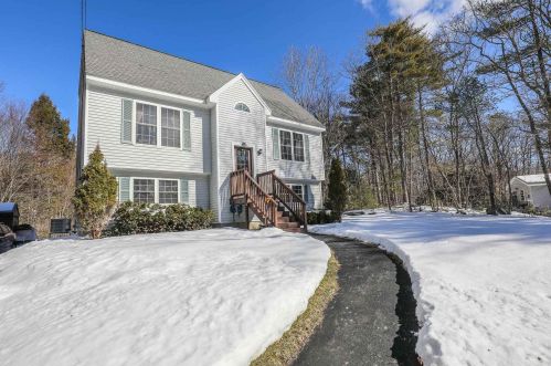 33 Green Rd, Raymond, NH 03077-1740