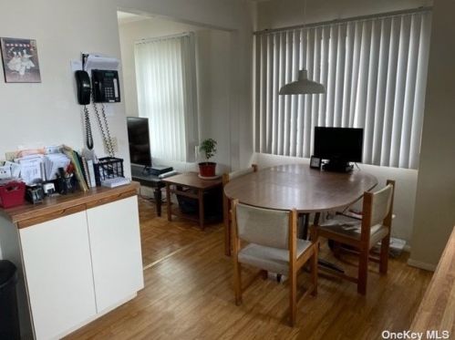 214 44th St, North Lindenhurst NY  11757-2052 exterior