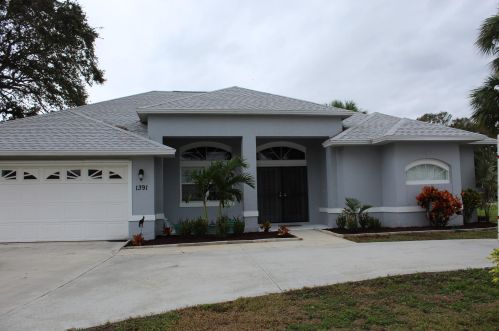 1391 Barber St, Sebastian, FL 32958-5585