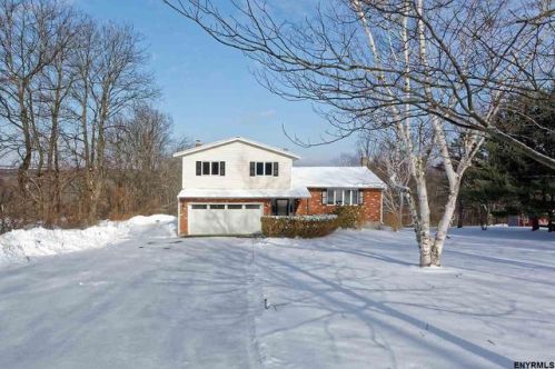 916 Glenville Rd, Schenectady, NY 12302-6206
