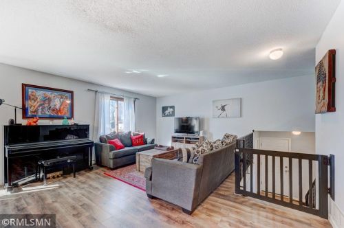 428 Aurora Ave, Saint Paul, MN 55103-2216