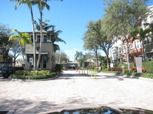 477 Pacific Grove Dr, West Palm Beach, FL 33401-8313