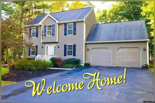 44 Amethyst Dr, Glens Falls, NY 12804-9498