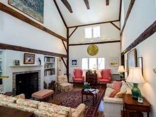 34 Wayside Ln, West Redding, CT 06896-2803