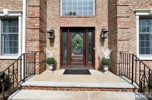 49 Deal St, Harrington Park, NJ 07640-1301