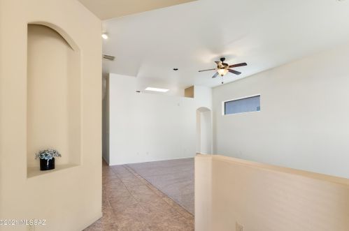 8498 Sunny Rock Ridge Dr, Tucson, AZ 85743-1445